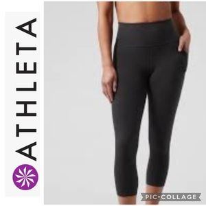 Athleta Salutation Stash pocket II Capri NWT  Small
